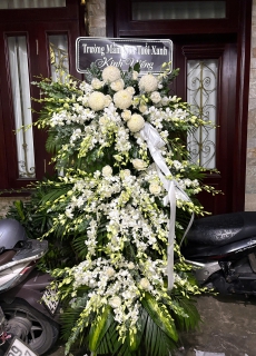 Kệ hoa chia buồn 33