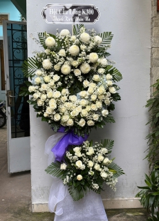 Kệ hoa chia buồn 35